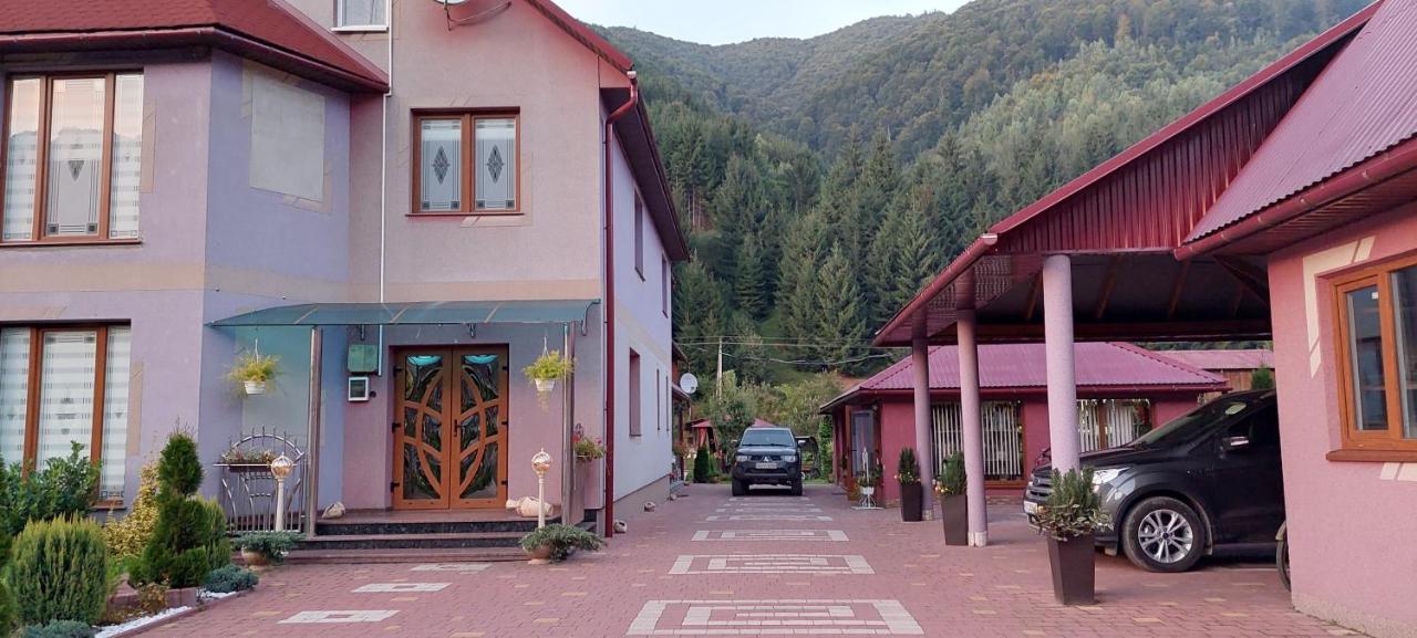 Садиба Квітка Карпат Ruska Mokra Exterior photo